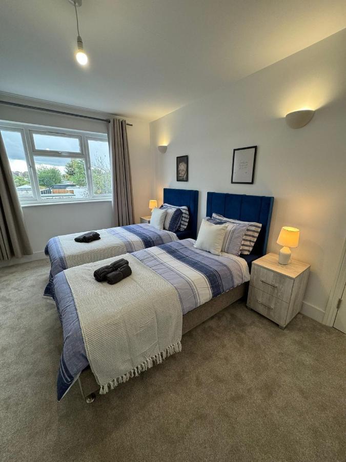 New Southgate Smart Guest Rooms Fast Access To Central London Via Piccadilly Line מראה חיצוני תמונה