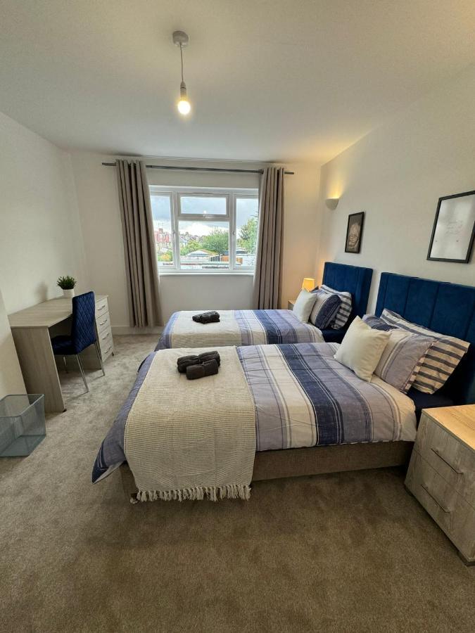 New Southgate Smart Guest Rooms Fast Access To Central London Via Piccadilly Line מראה חיצוני תמונה