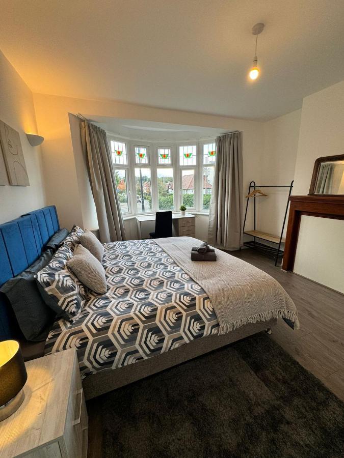 New Southgate Smart Guest Rooms Fast Access To Central London Via Piccadilly Line מראה חיצוני תמונה