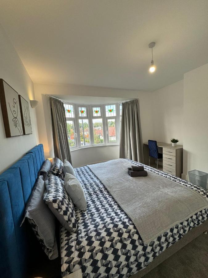New Southgate Smart Guest Rooms Fast Access To Central London Via Piccadilly Line מראה חיצוני תמונה